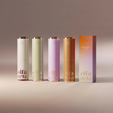 Estuches de bolsillo 'Modern' Olfazeta by Chogan (crema, verde, lila, terracota) y su estuche degradado, fondo marrón cálido